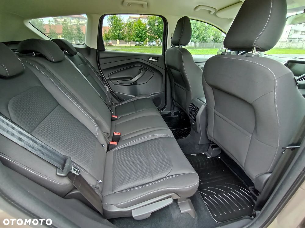 Ford Kuga - 22