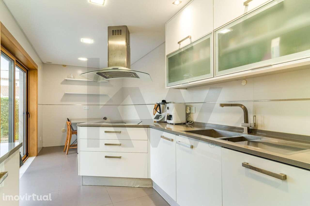 Casa moderna mobilada com comodidades exclusivas na Praia do Magoito - Grande imagem: 4/41