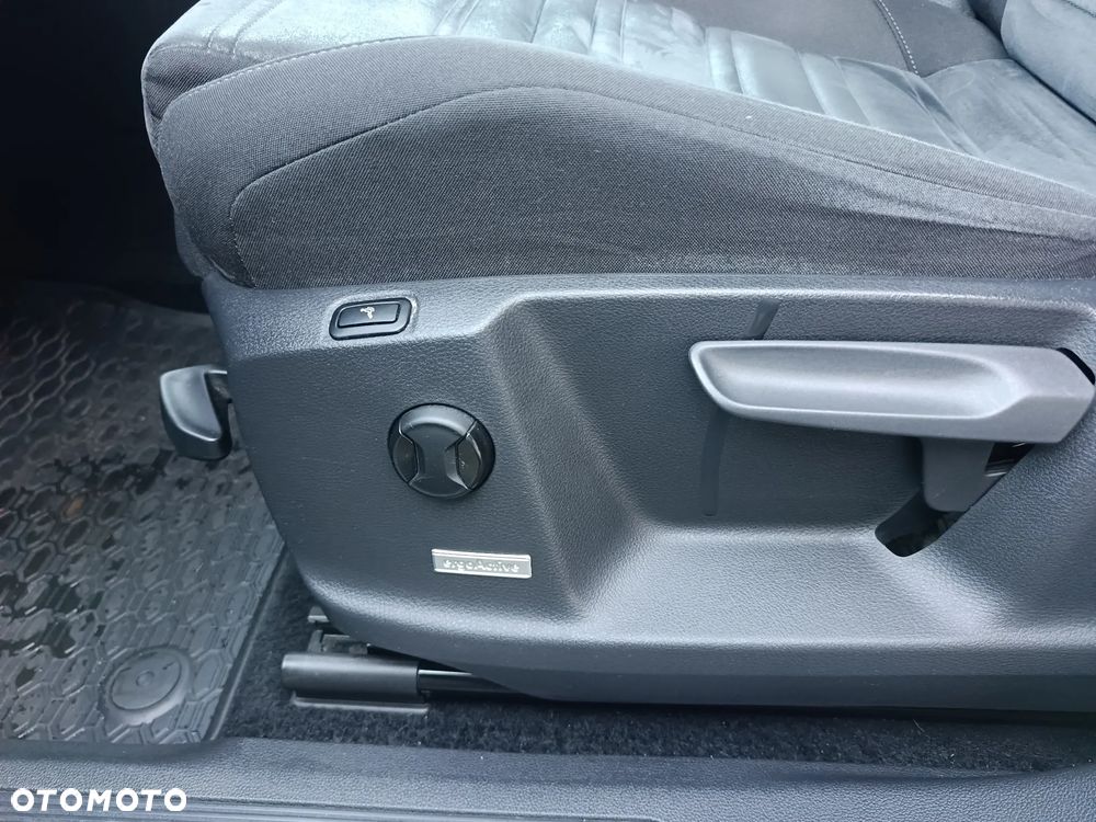 Volkswagen Touran 1.4 TSI BMT Highline - 19