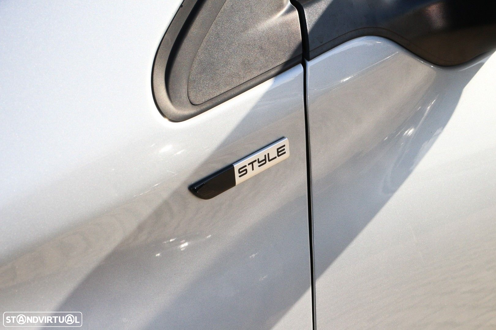 Peugeot 208 1.6 BlueHDi Style - 30