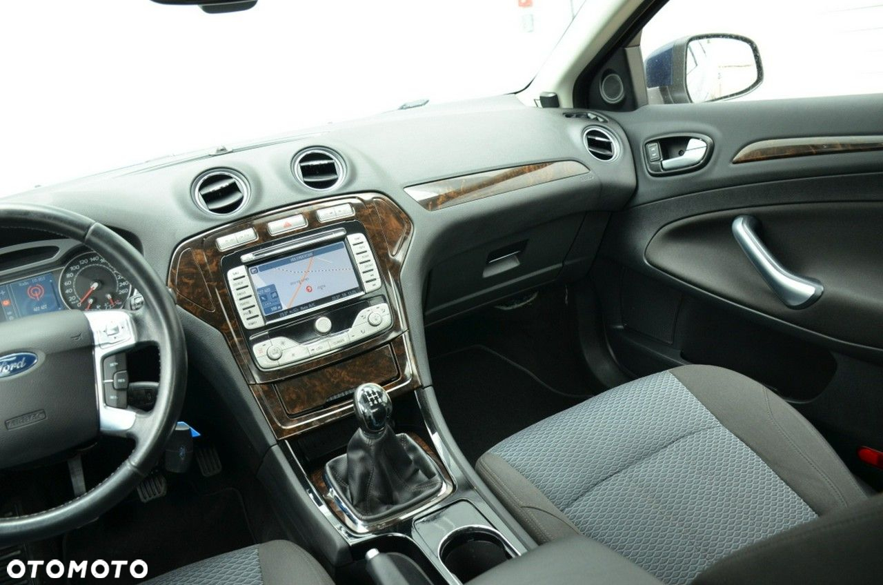 Ford Mondeo - 25