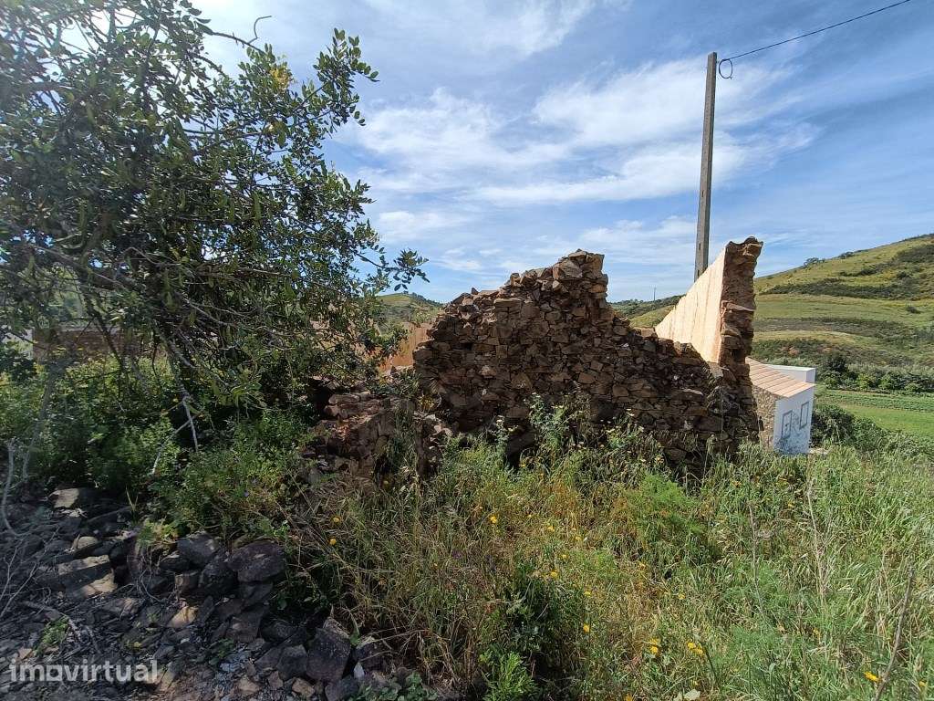 Terreno com ruína em Conceição de Tavira, Algarve - Grande imagem: 3/13