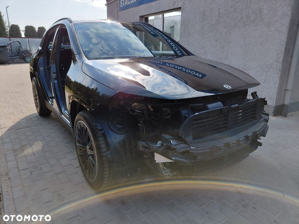 Mercedes-Benz GLA - 11