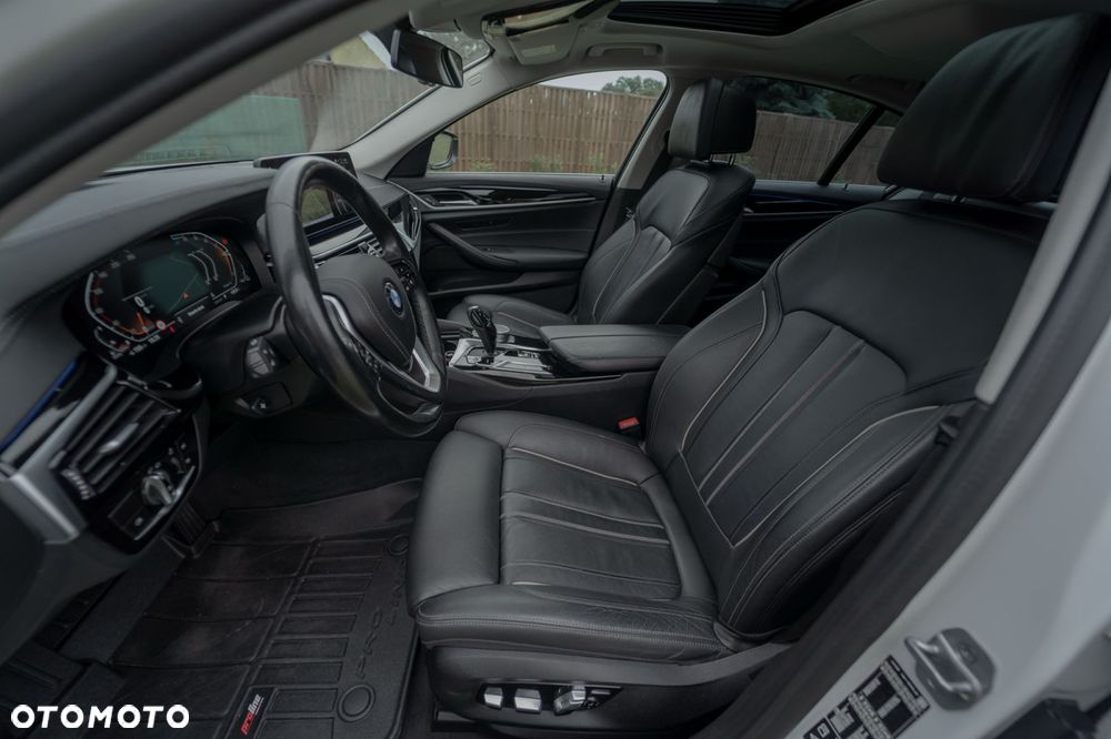 BMW Seria 5 520d xDrive Sport Line - 15