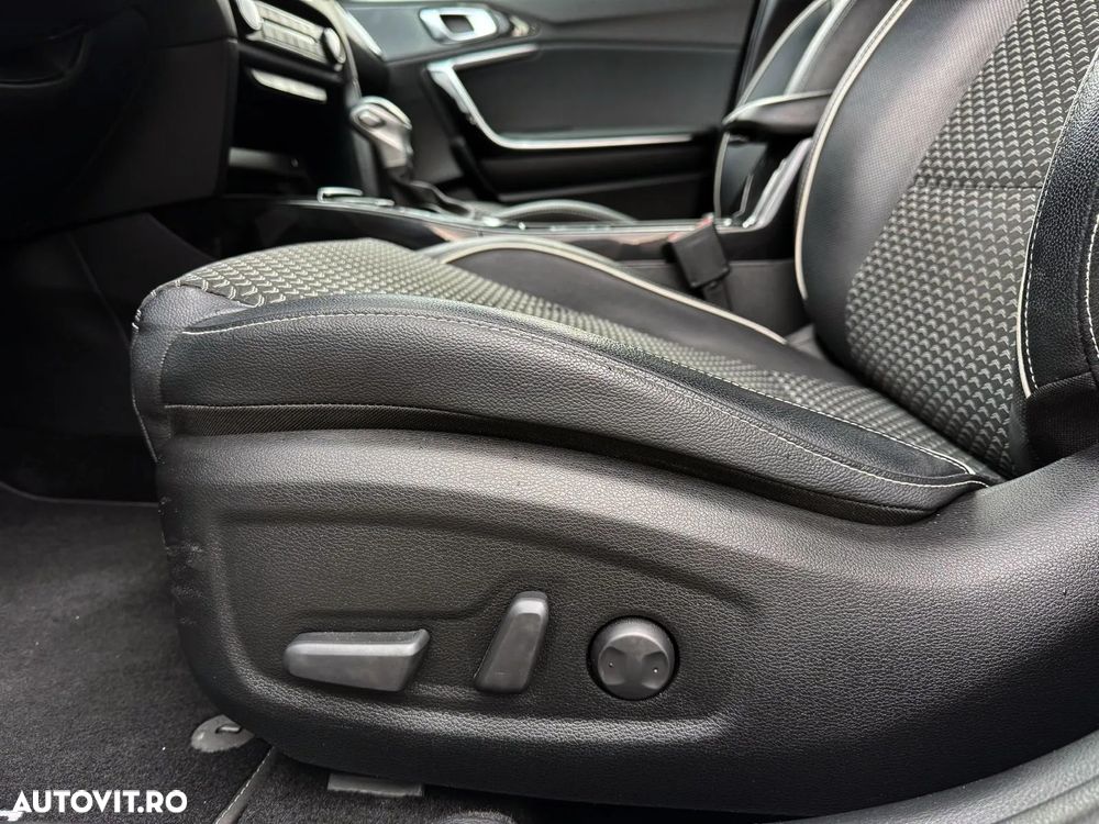 Kia Ceed 1.6 GDI DCT OPF Spirit - 31