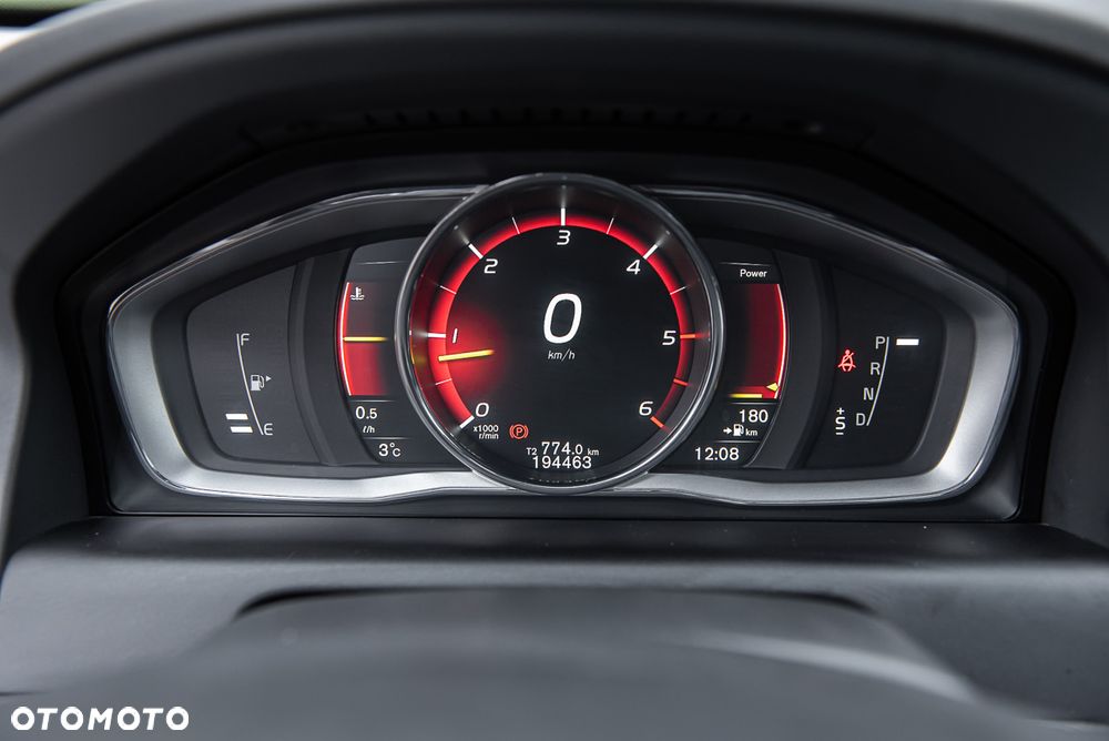 Volvo XC 60 D5 AWD Geartronic Summum - 22