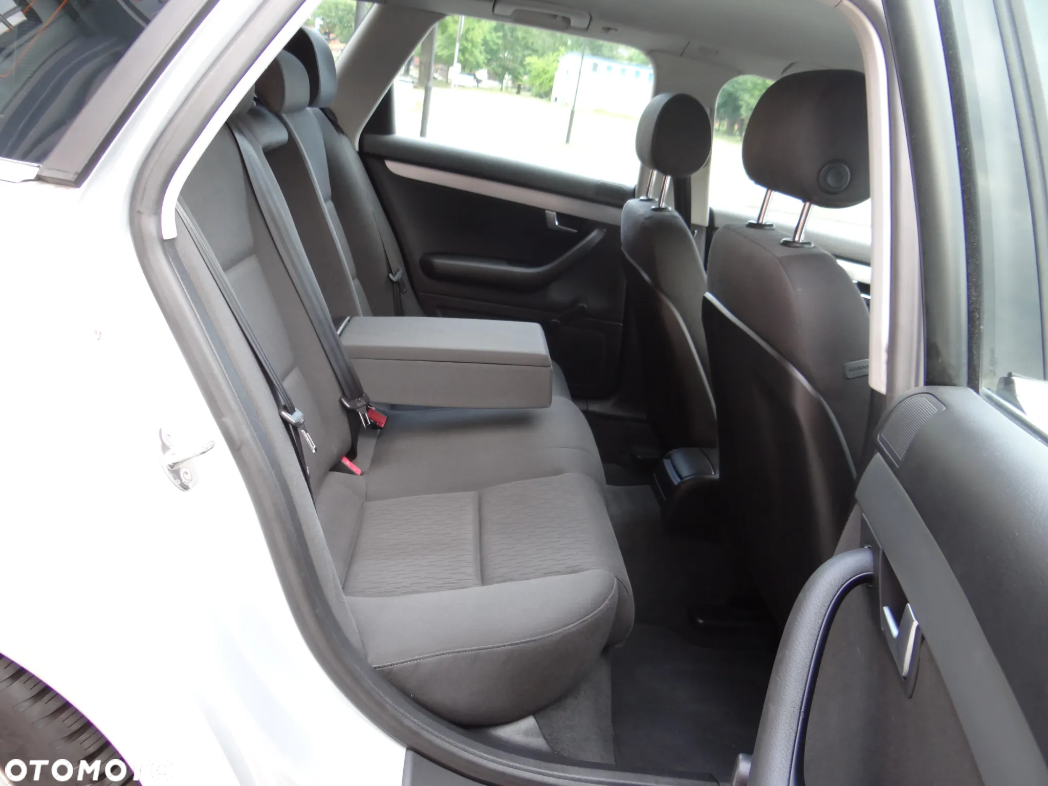 Audi A4 1.6 - 18