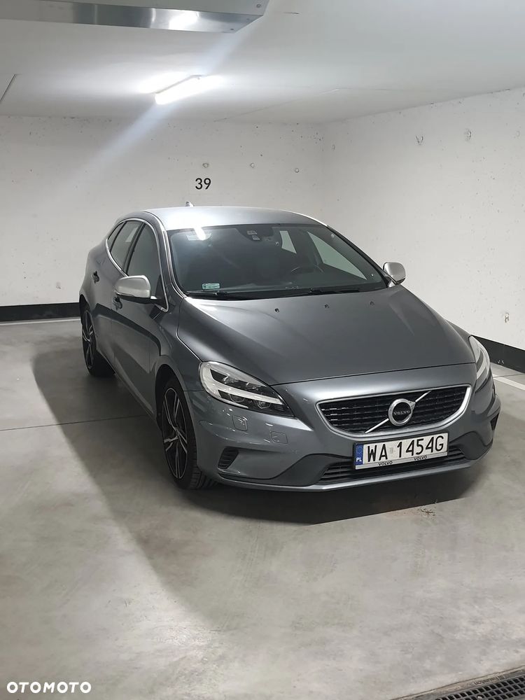 Volvo V40 D2 Drive-E SCR R-Design Momentum - 1