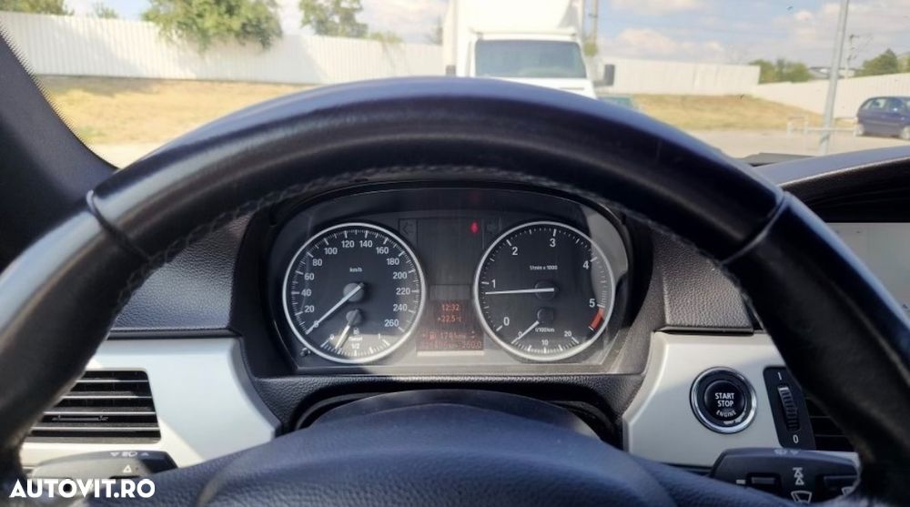 BMW Seria 3 320d Coupe - 8