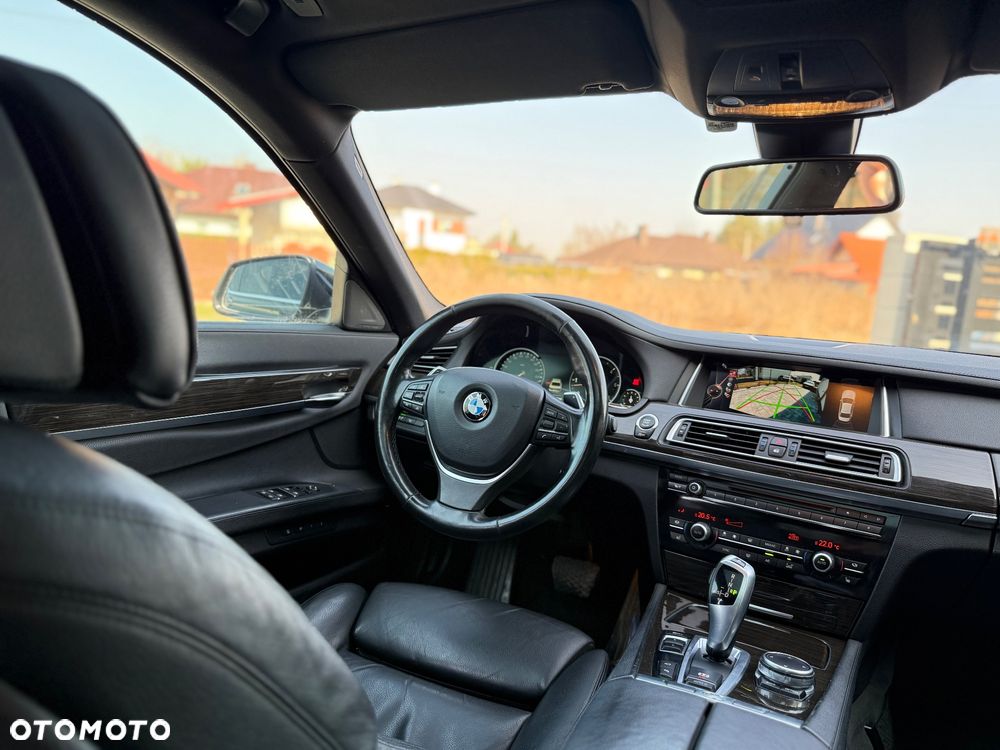 BMW Seria 7 - 10