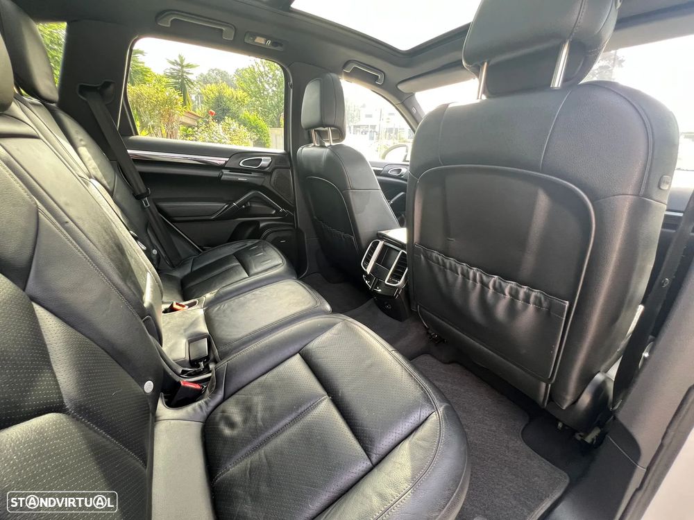 Porsche Cayenne Tiptronic S - 11
