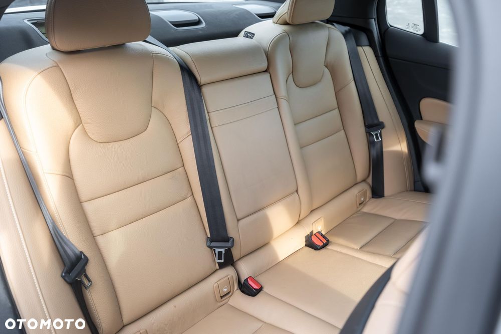 Volvo S60 T6 AWD Geartronic Summum - 25
