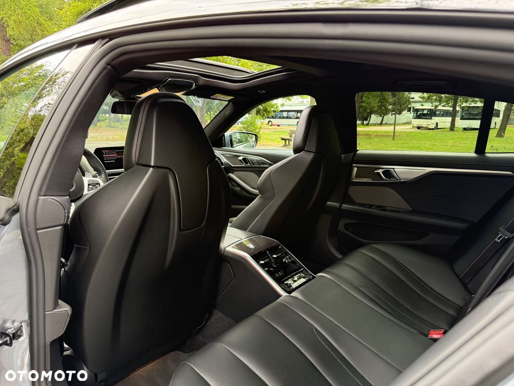 BMW Seria 8 - 26