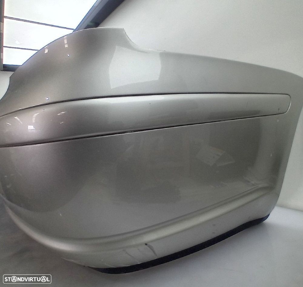 Pára-choques trás TOYOTA Avensis Sedan (_T22_) - 2