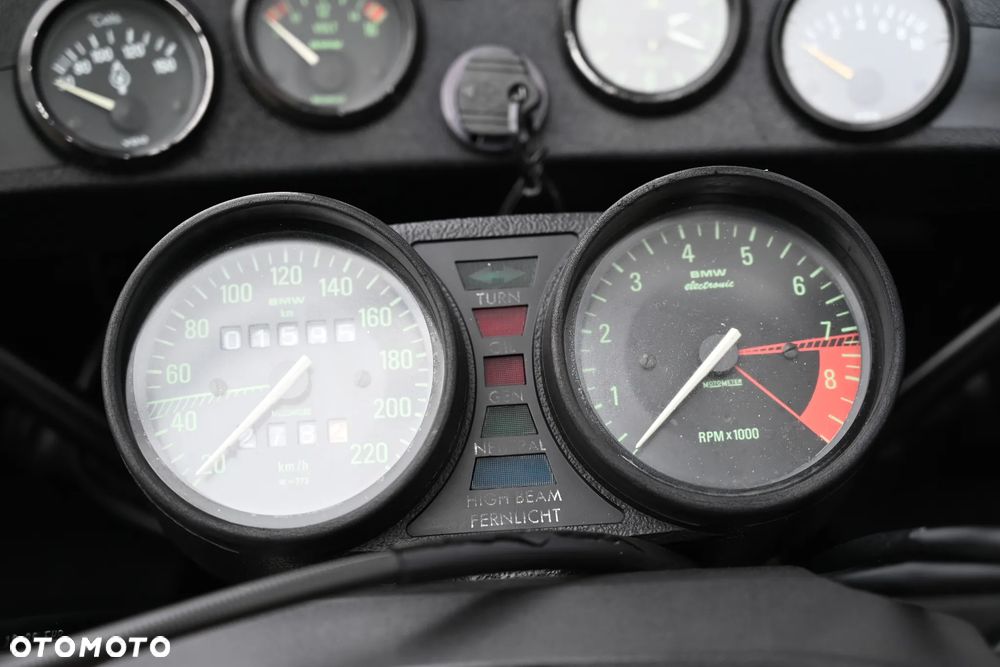BMW R - 8