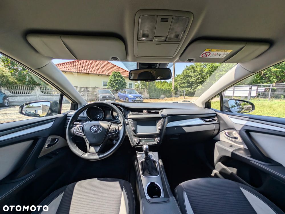Toyota Avensis 1.8 Premium - 5