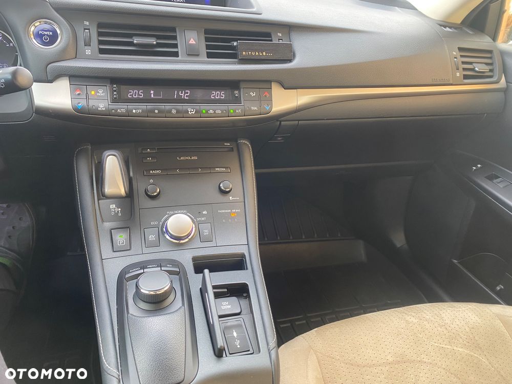 Lexus CT ver-200h-comfort - 28