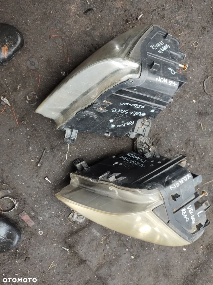 Renault VEL SATIS lampa przód XSENON prawa