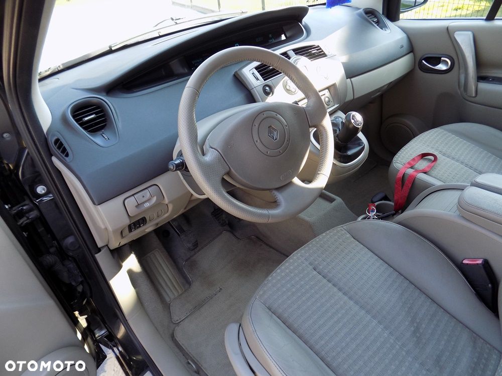 Renault Scenic 1.6 16V Luxe Privilege - 27