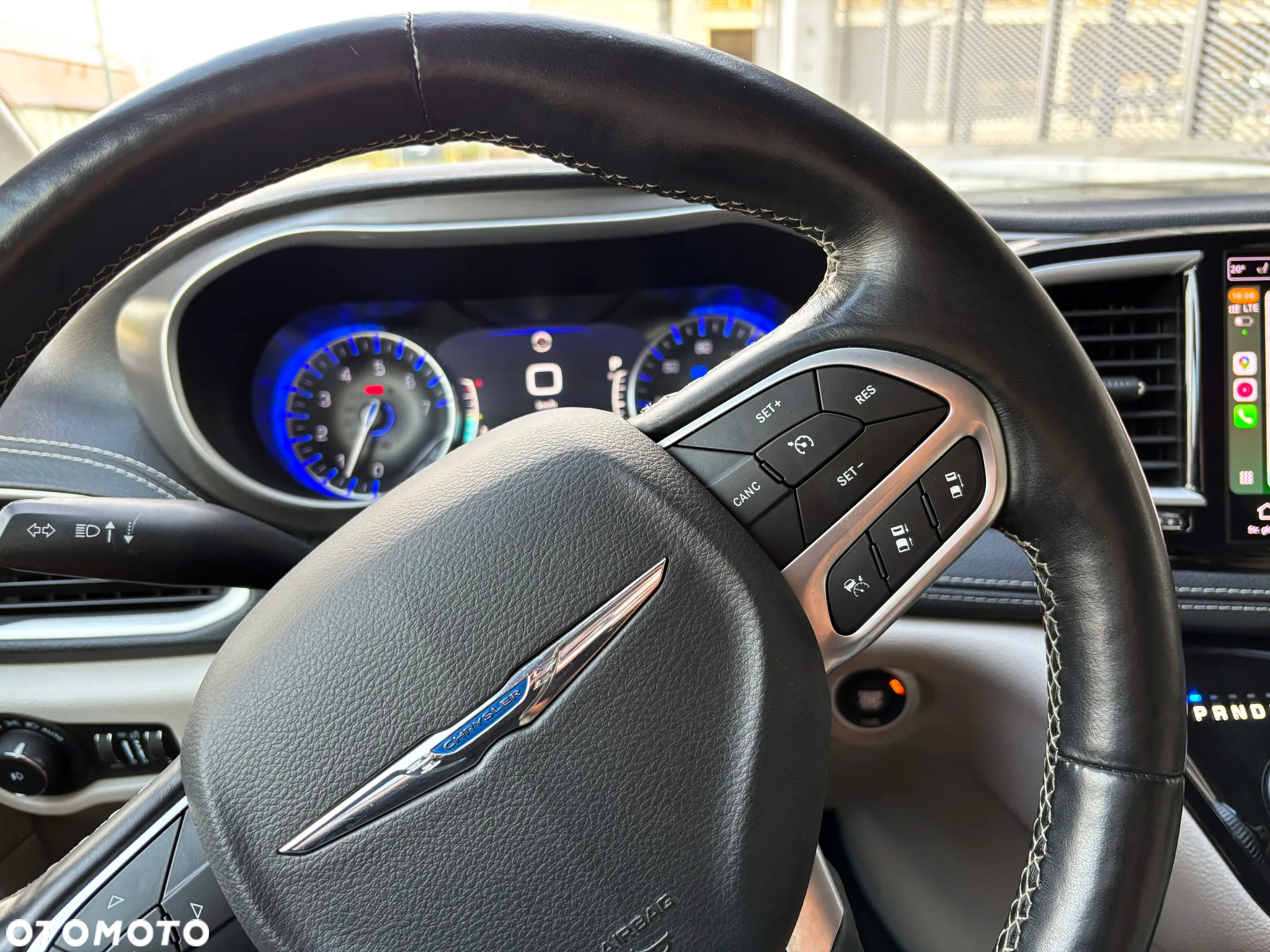 Chrysler Pacifica - 24