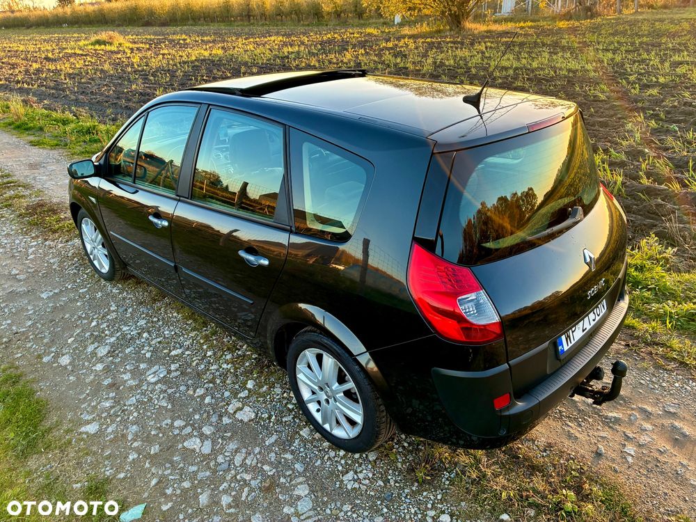 Renault Grand Scenic - 16