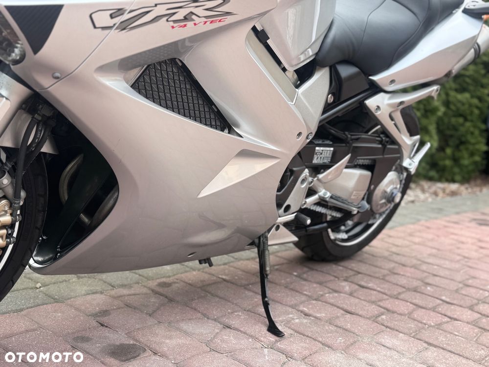 Honda VFR - 17