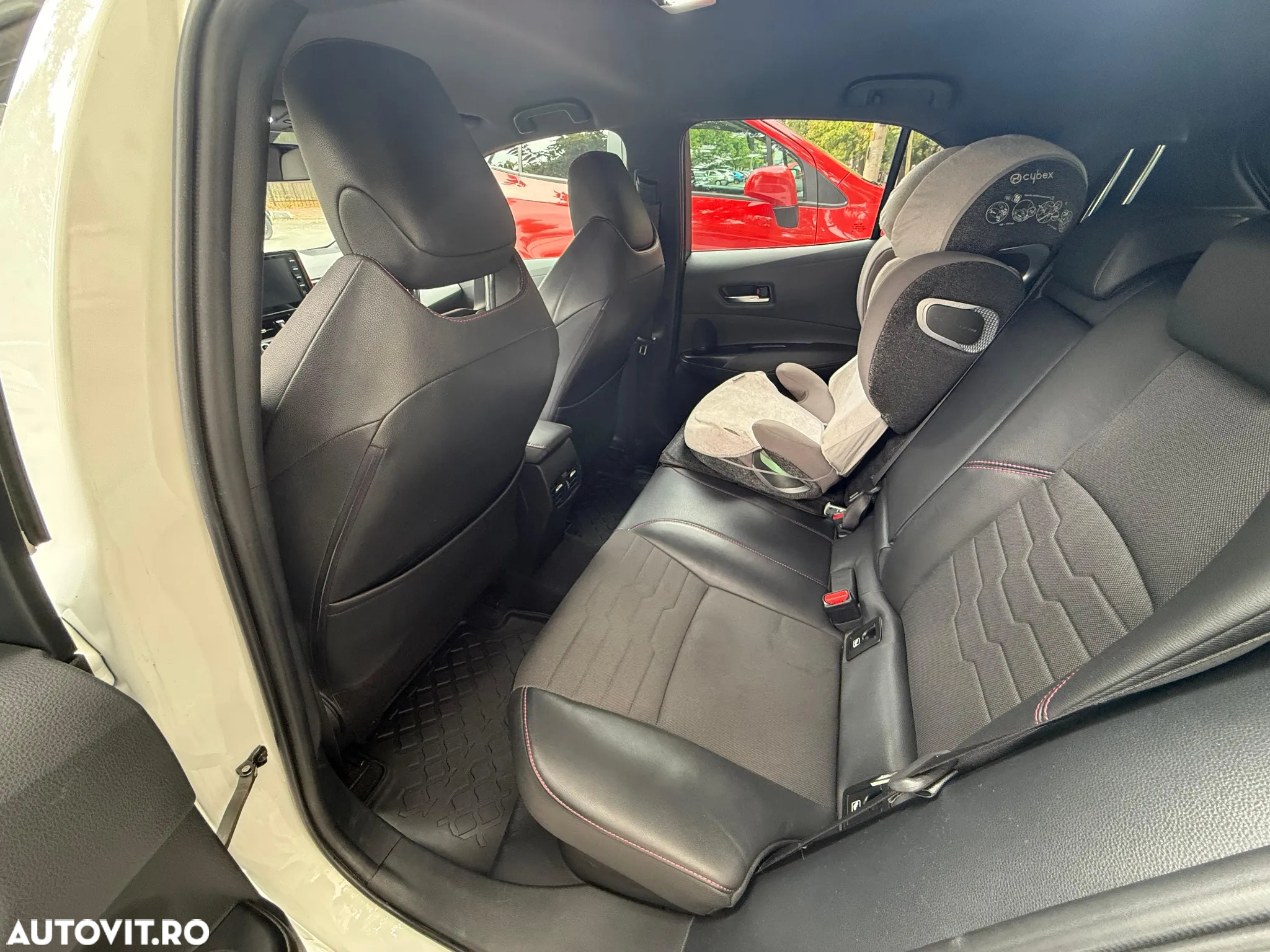 Toyota Corolla 2.0 HSD Exclusive Plus GR Sport Bi-Tone - 14