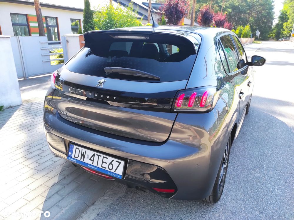 Peugeot 208 - 22