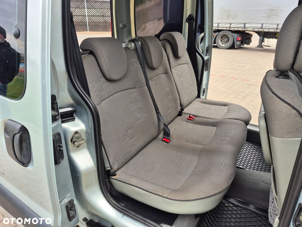 Renault Kangoo 1.6 16V Privilege - 12