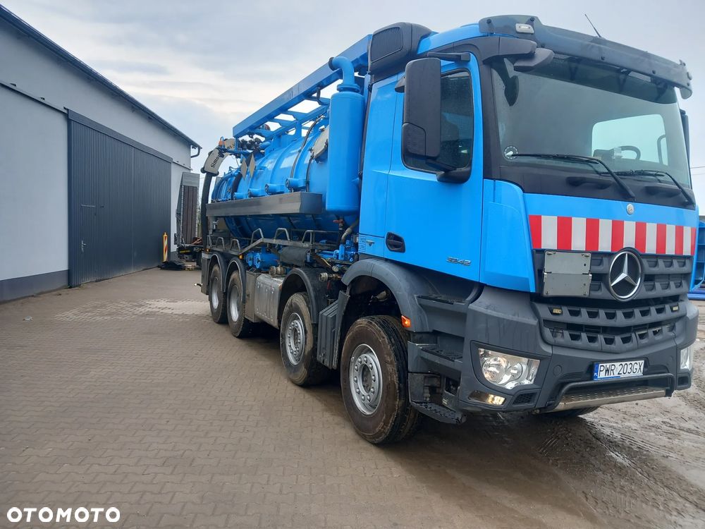 Mercedes-Benz Arocs - 11