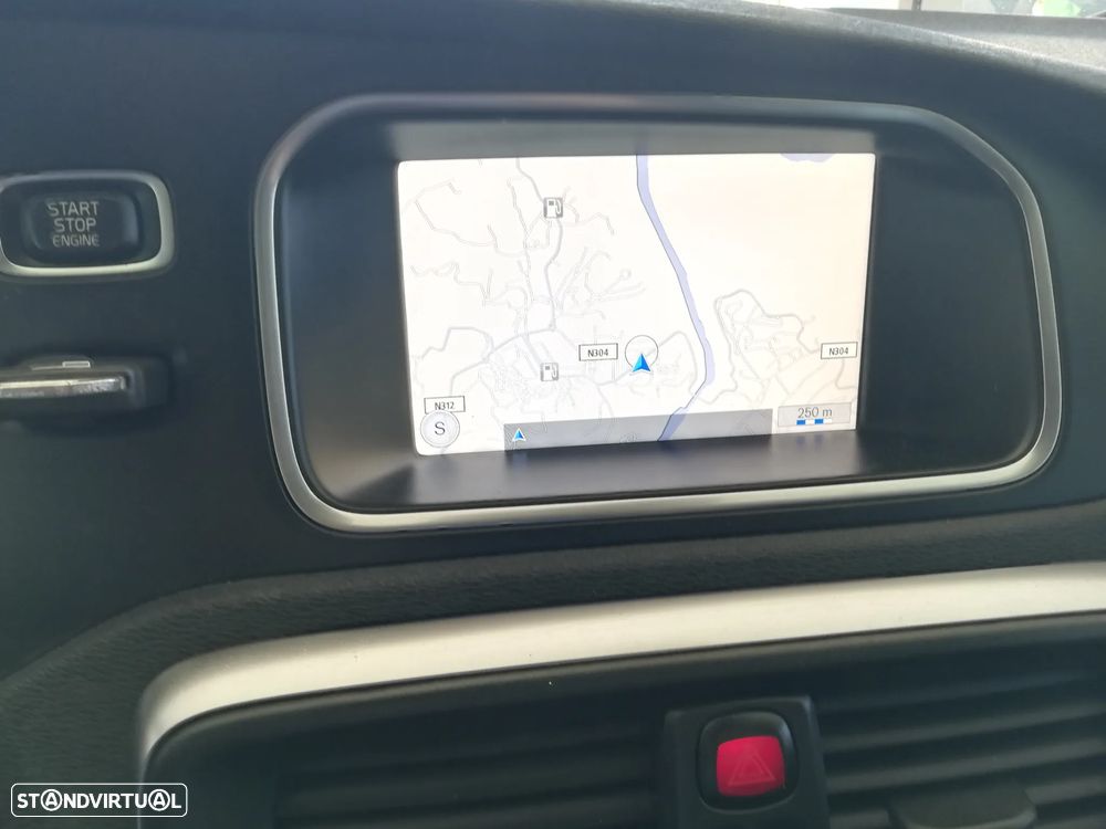 Volvo V40 D2 Momentum - 16