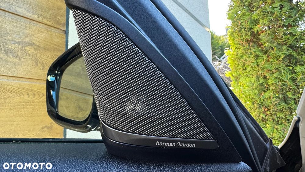 BMW Seria 5 520d Sport Line - 33