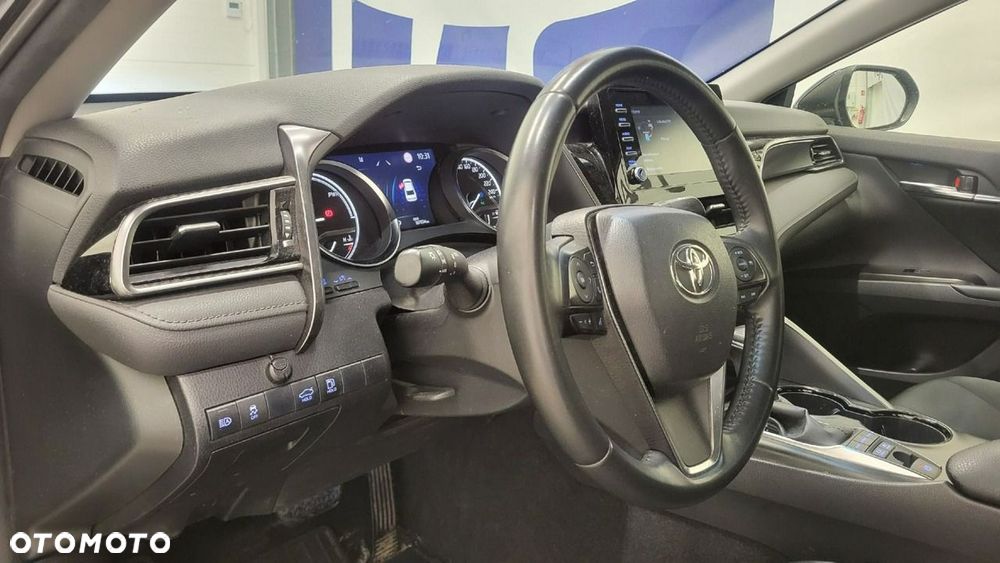 Toyota Camry - 12