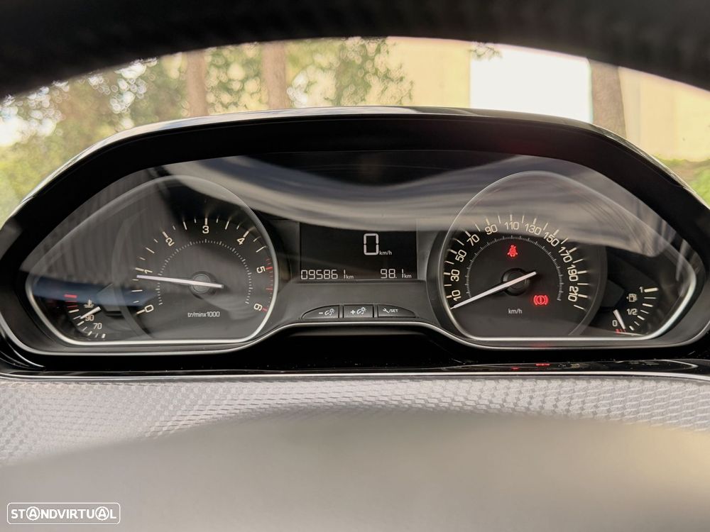 Peugeot 208 1.5 BlueHDi Signature - 26