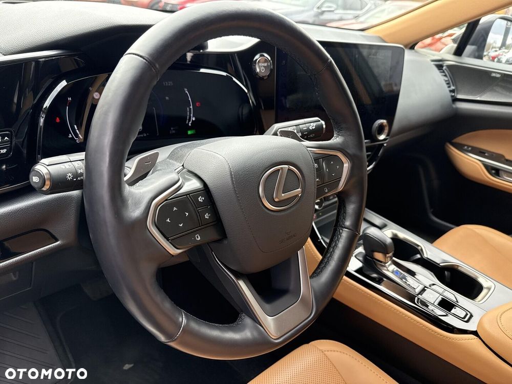 Lexus NX 350h Omotenashi AWD - 13