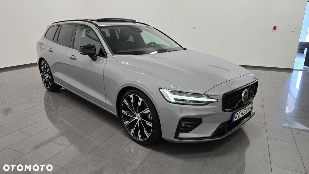 Volvo V60 B4 B DKG Plus Dark - 2