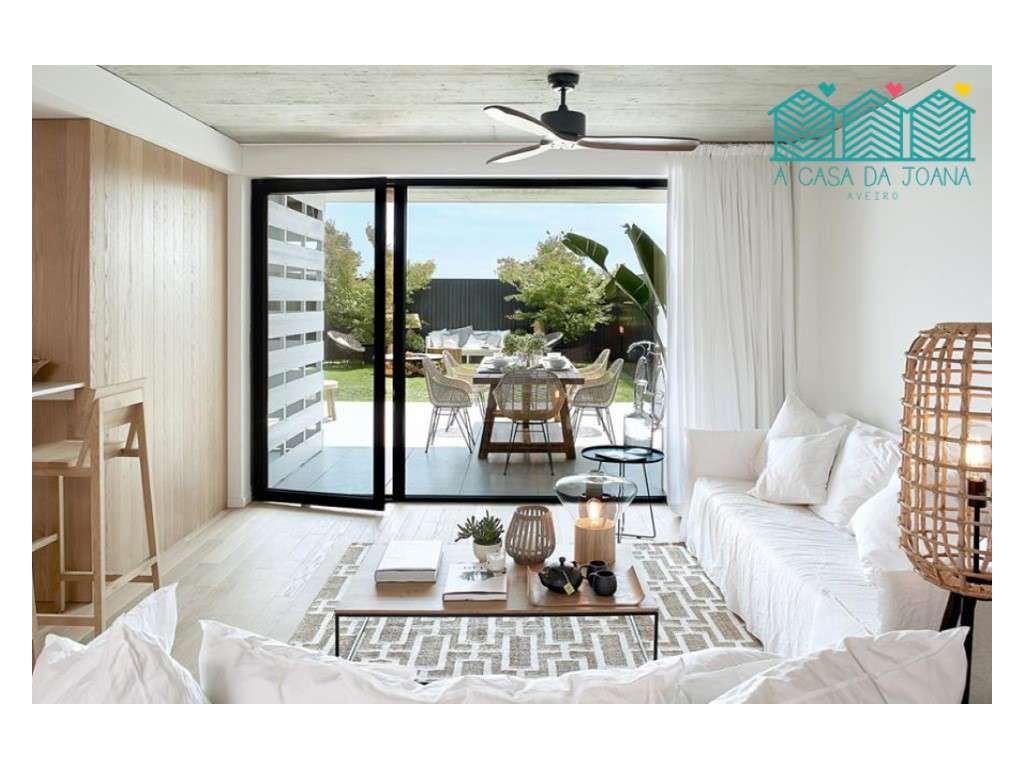 Apartamento T3 Mobilado com Garagem Fechada na Praia da Barra - Grande imagem: 2/21