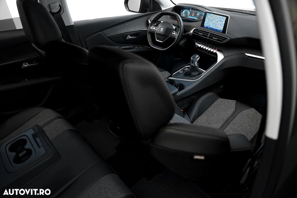 Peugeot 3008 PureTech 130 Stop & Start GPF Allure - 12