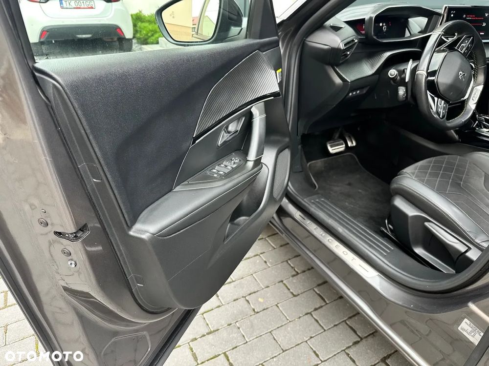 Peugeot 2008 PureTech 130 EAT8 GT Pack - 10