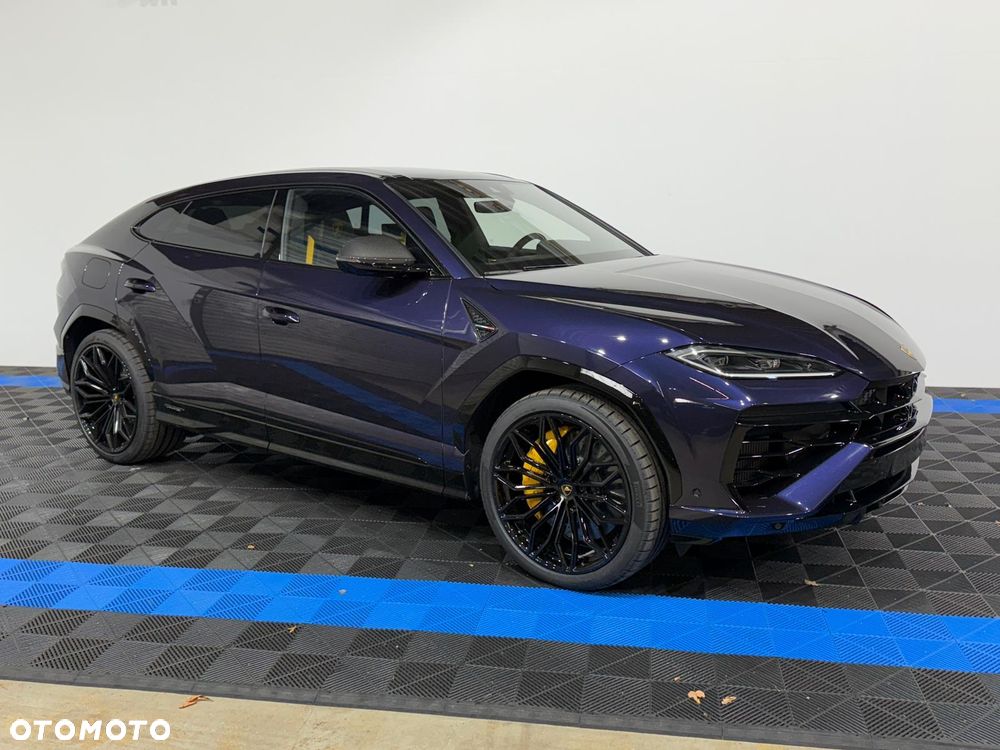 Lamborghini Urus - 15