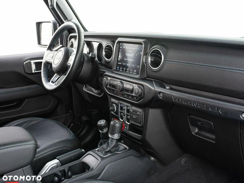 Jeep Wrangler - 30