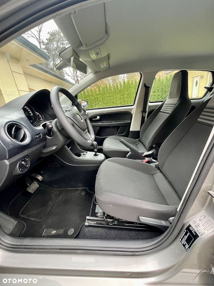 Volkswagen up! 1.0 street - 6