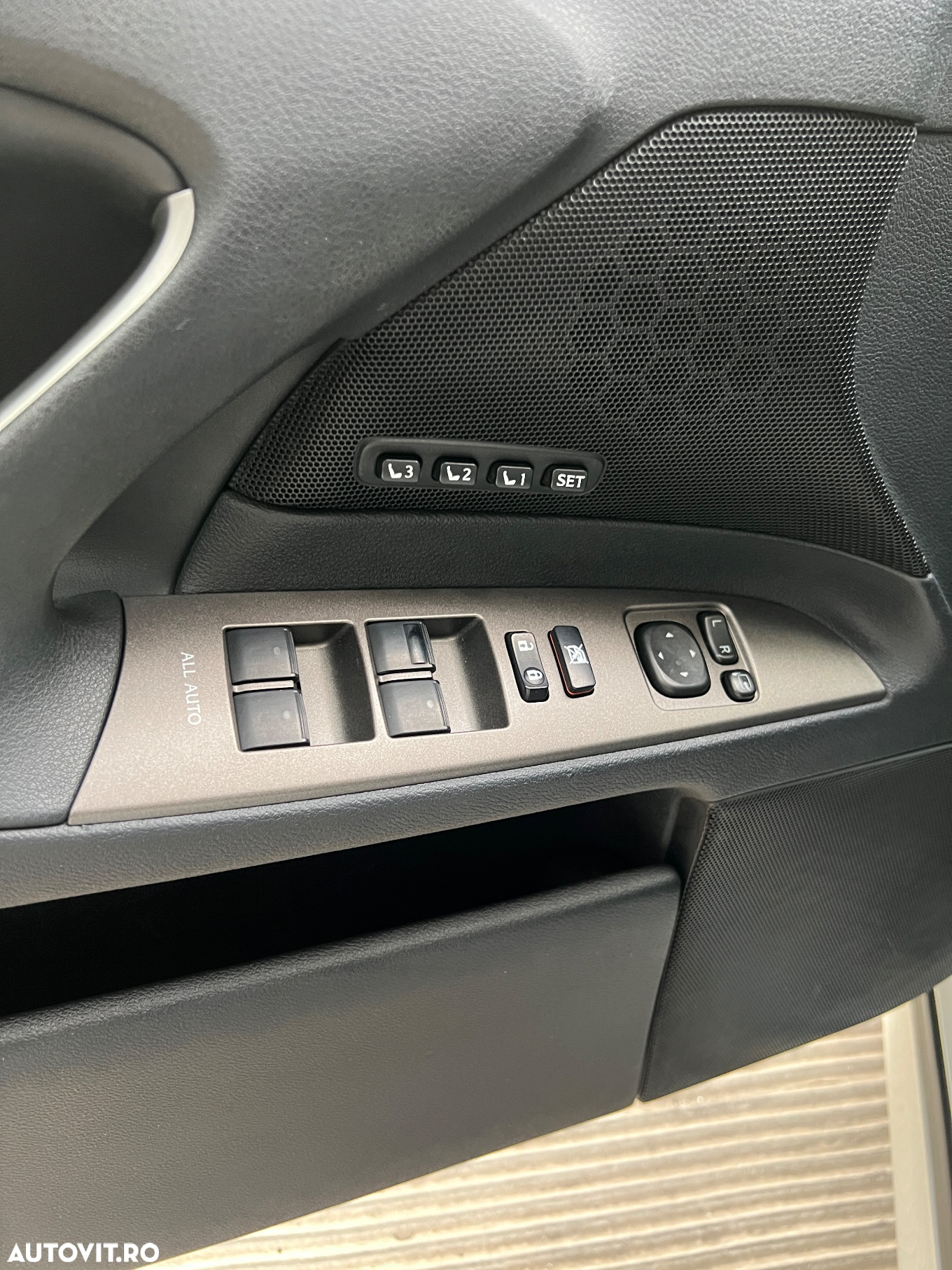 Lexus Seria IS 220d Sport F - 19