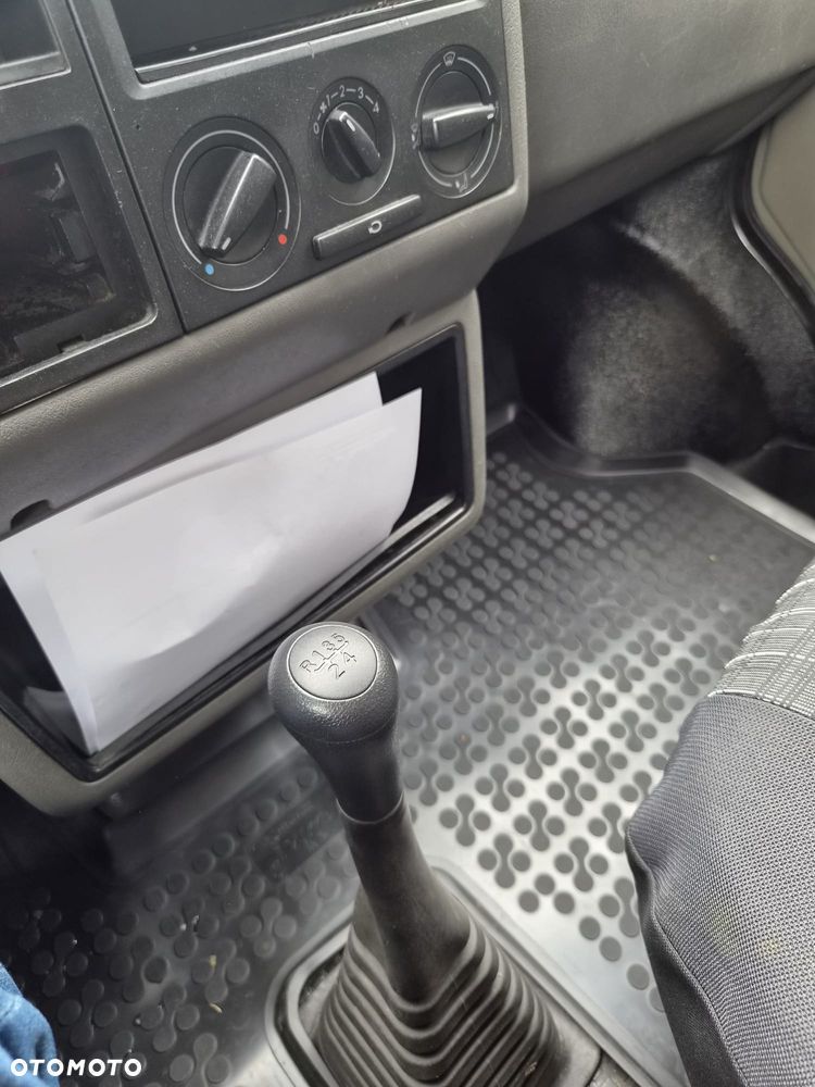 Volkswagen Transporter - 12