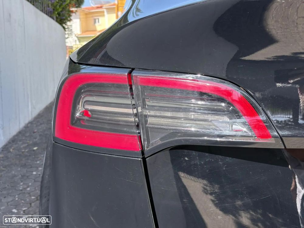 Tesla Model Y Long Range Tração Integral - 24