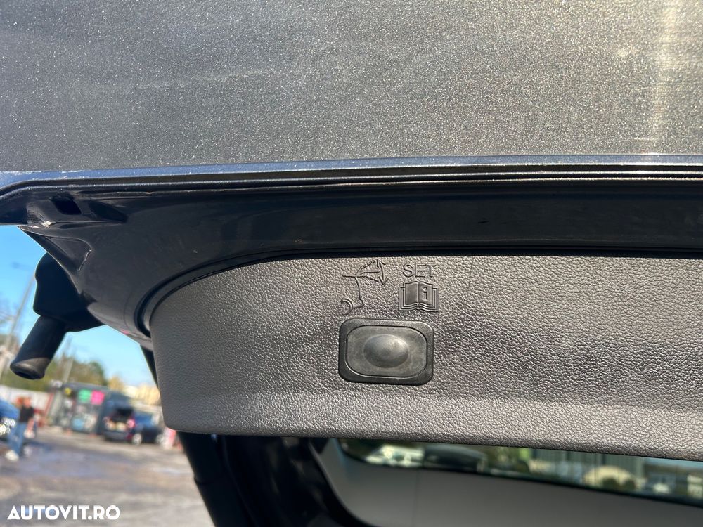 Ford Kuga - 19