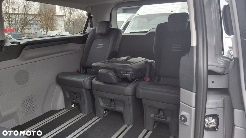 Ford Tourneo Custom - 8