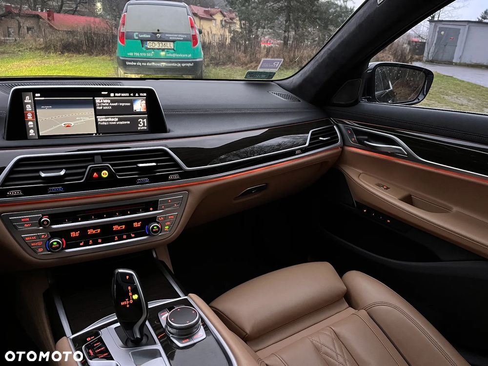 BMW Seria 7 740d xDrive - 22