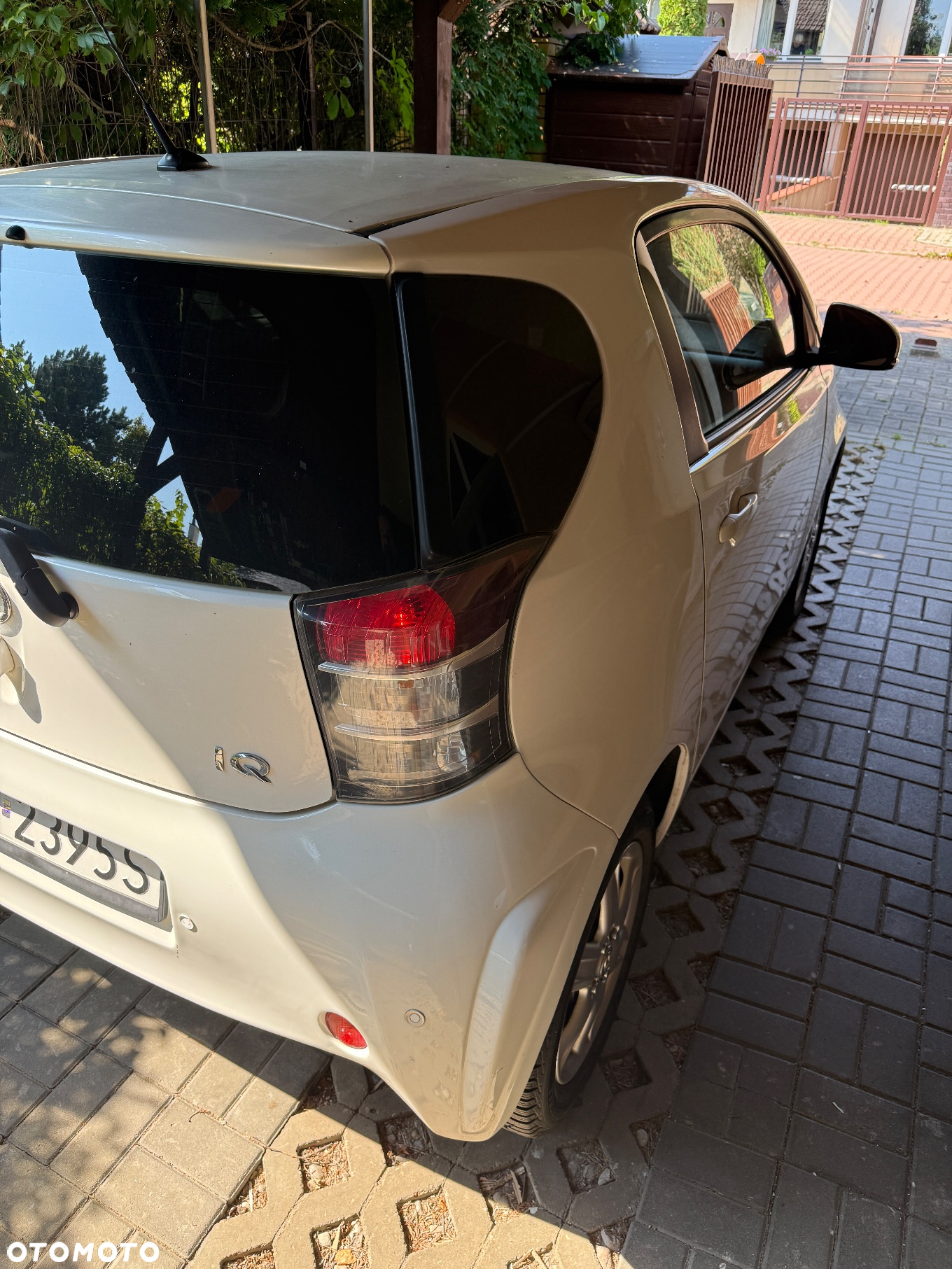 Toyota iQ - 3