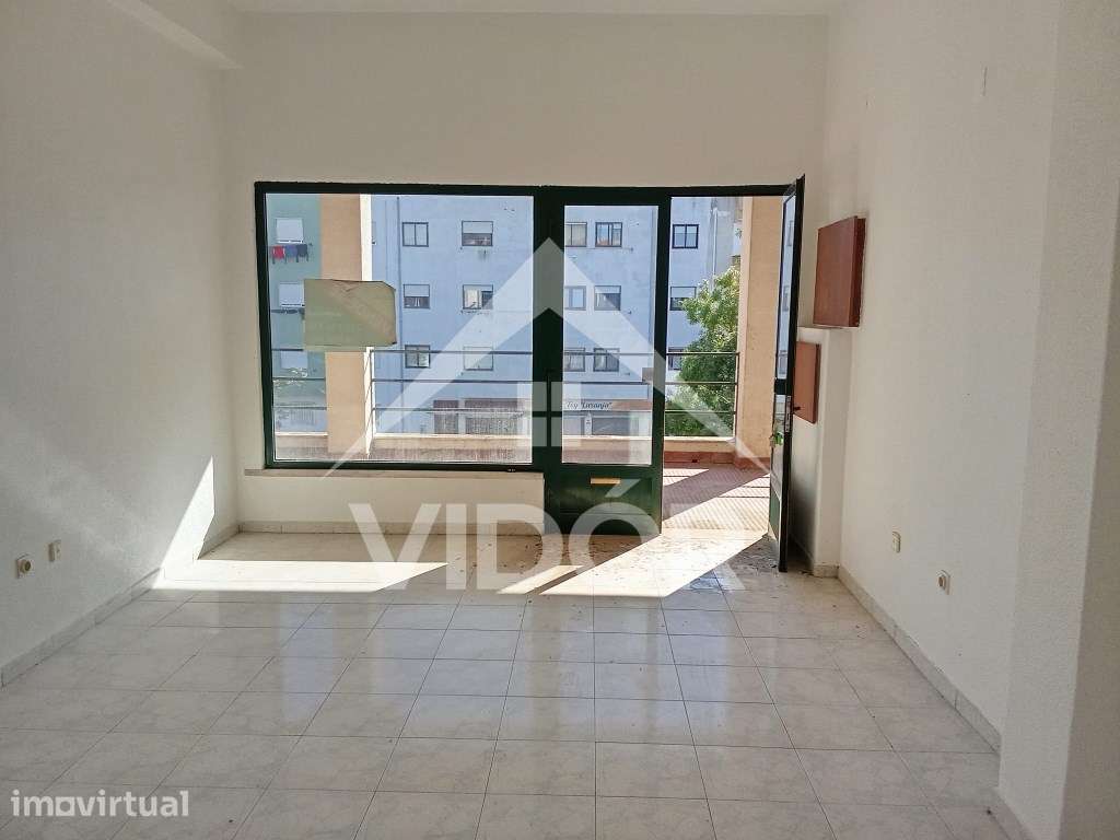 Loja no Novo Mercado Municipal da Baixa da Banheira CV - Grande imagem: 3/5